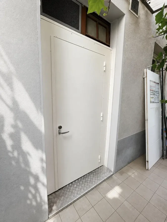 Remplacement d’une porte de service PVC 2 porte acier anti effraction saopaulo