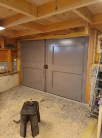 Porte de garage design avant sa pose